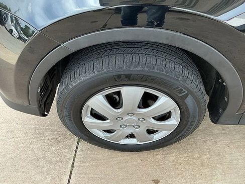 Used 2015 Toyota RAV4 LE FWD image 9