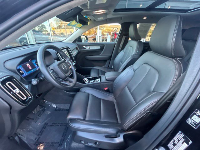 Used 2026 Volvo XC40 B5 Plus AWD/4WD image 19