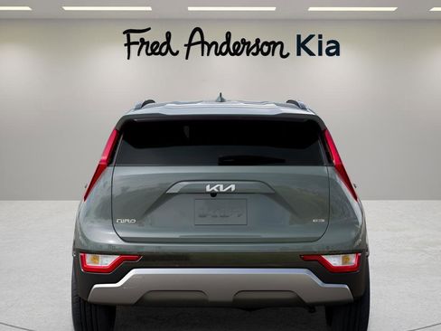 New 2025 Kia Niro EX Touring image 13