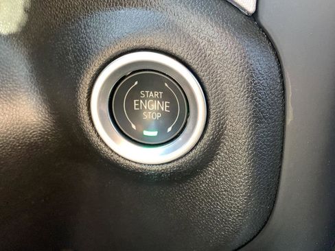 Used 2022 GMC Sierra 3500 SLT w/ SLT Premium Package image 12