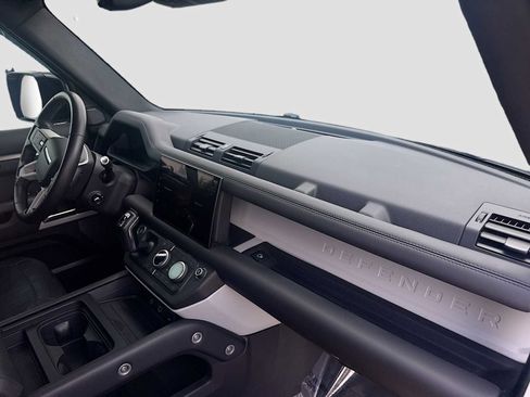 Certified 2022 Land Rover Defender 110 XS Edition AWD/4WD image 8