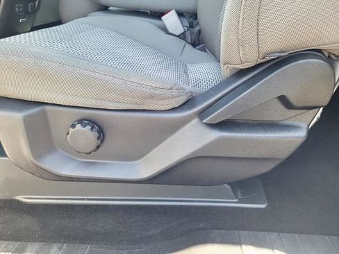 Used 2015 Ford F150 XLT RWD image 11