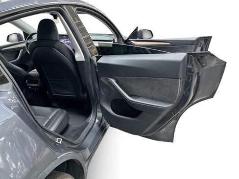Certified 2023 Tesla Model Y Long Range AWD/4WD image 12
