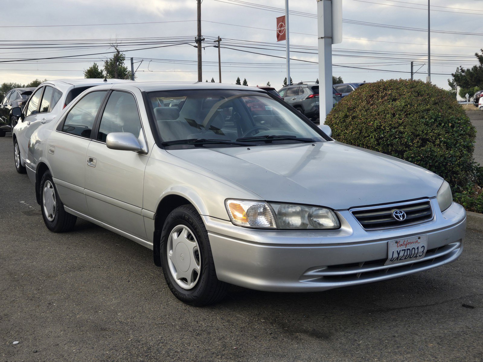Used 2000 Toyota Camry CE w/ Value Pkg 1 FWD image 1