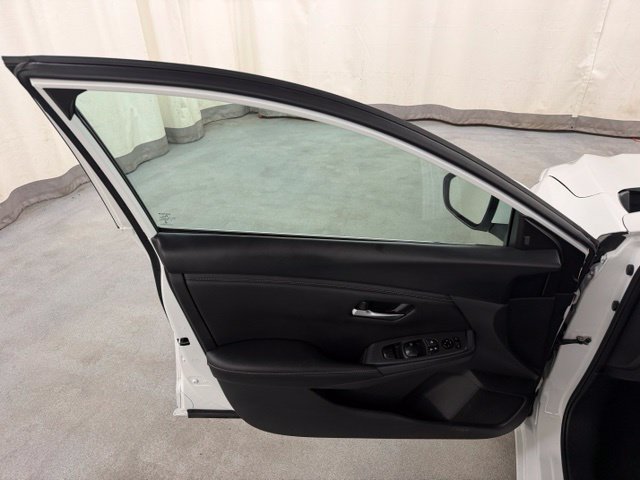 Used 2025 Nissan Sentra SV FWD image 10
