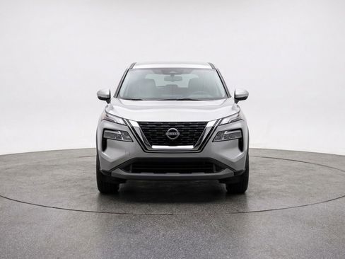 Used 2025 Nissan Rogue SV AWD/4WD image 2