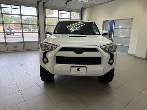 Used 2018 Toyota 4Runner SR5 Premium AWD/4WD image 3