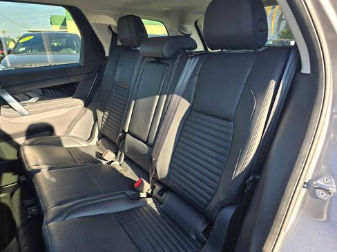 Used 2025 Land Rover Discovery Sport S image 17