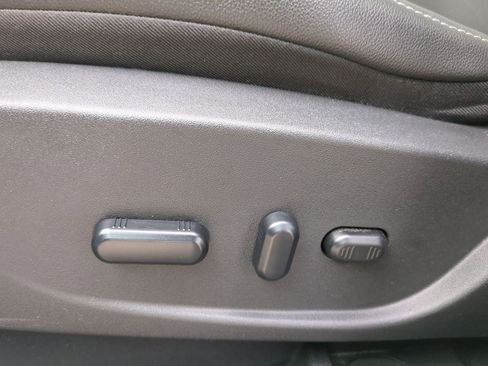 Used 2014 Ford C-MAX Energi SEL w/ Equipment Group 303A image 23