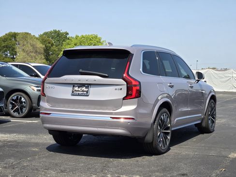New 2026 Volvo XC90 B5 Core w/ Protection Package Premier image 9