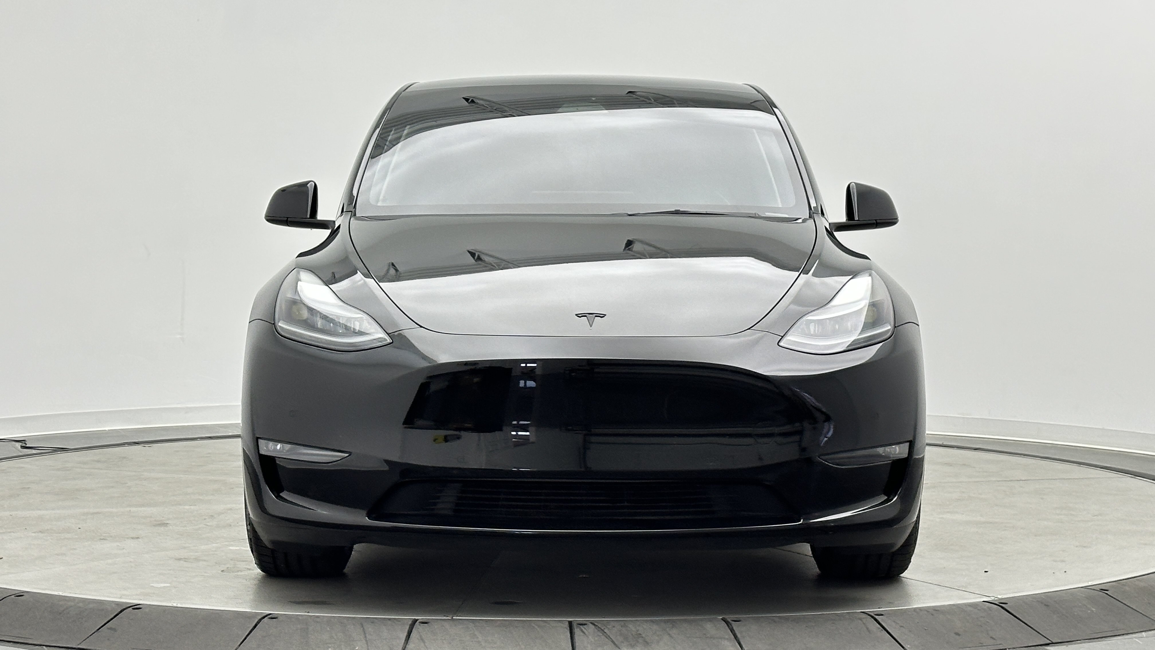 Used 2022 Tesla Model Y Performance AWD/4WD image 2