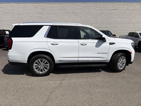 Used 2024 GMC Yukon SLT RWD image 3