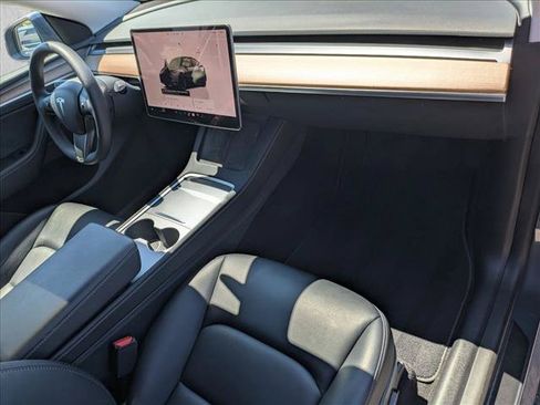 Used 2023 Tesla Model Y Long Range AWD/4WD image 22