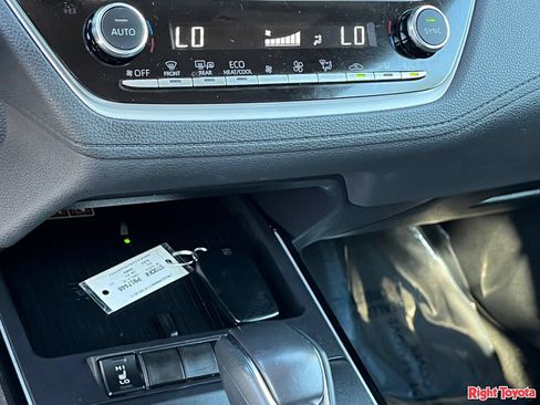 Certified 2026 Toyota Corolla Cross XLE FWD image 30