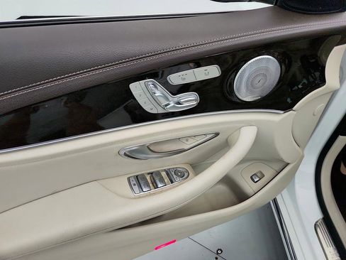 Used 2017 Mercedes-Benz E 300 image 22