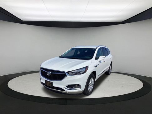 Used 2021 Buick Enclave Essence image 4