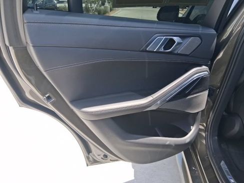 Used 2024 BMW X6 xDrive40i w/ Premium Package AWD/4WD image 16