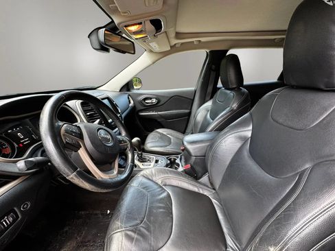Used 2015 Jeep Cherokee Latitude w/ Comfort/Convenience Group FWD image 8