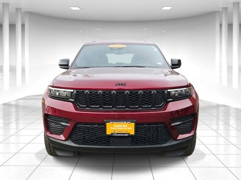 Used 2023 Jeep Grand Cherokee Altitude image 8