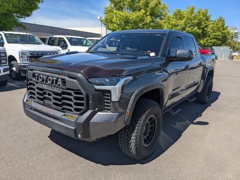 Used 2023 Toyota Tundra Limited w/ Power Package image 10