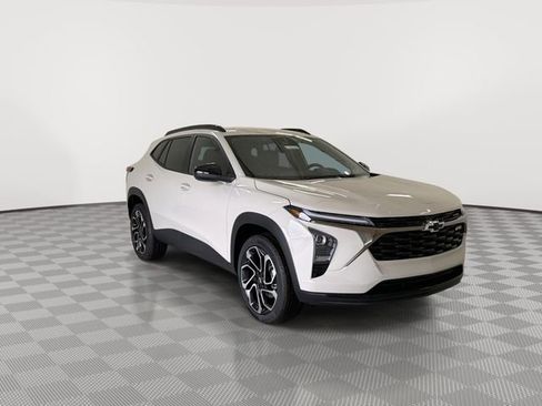 New 2026 Chevrolet Trax RS FWD image 2