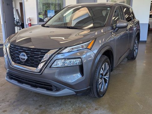 Used 2023 Nissan Rogue SV w/ SV Premium B Package image 2