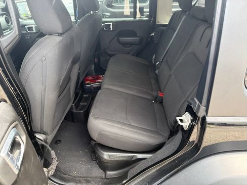 Used 2023 Jeep Wrangler Unlimited AWD/4WD image 21