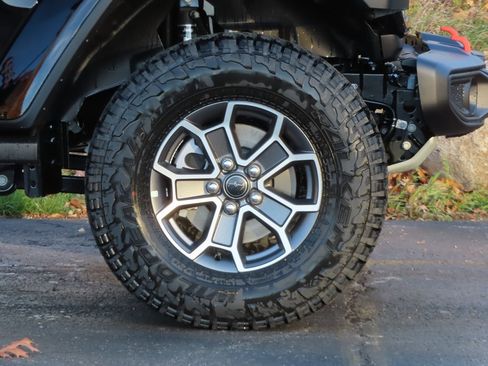 New 2026 Jeep Gladiator Mojave w/ Safety Group image 14