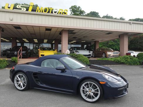Used 2018 Porsche 718 Boxster RWD image 24
