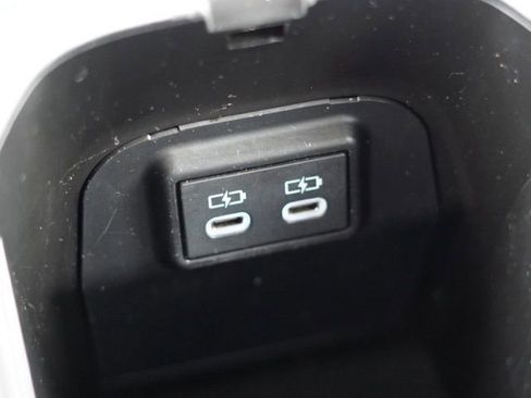 Used 2023 Toyota RAV4 XLE Premium image 39