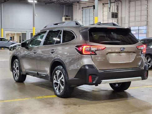 Used 2022 Subaru Outback Limited w/ Popular Package #2 image 11