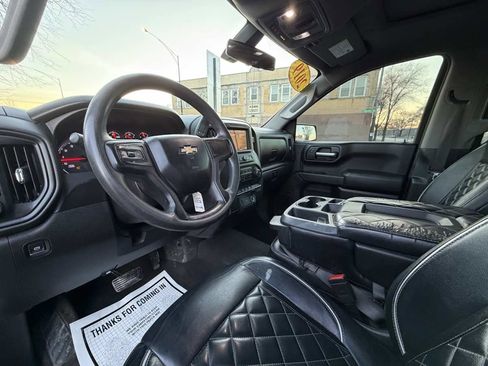 Used 2019 Chevrolet Silverado 1500 Custom w/ Custom Value Package image 16