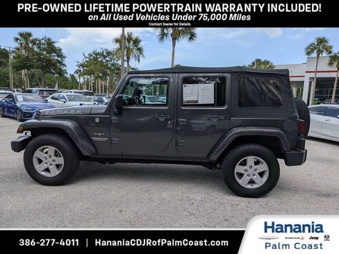 Used 2017 Jeep Wrangler Unlimited Sahara w/ Connectivity Group AWD/4WD image 6