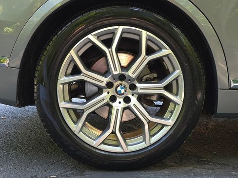 Used 2025 BMW X7 xDrive40i w/ Premium Package AWD/4WD image 66
