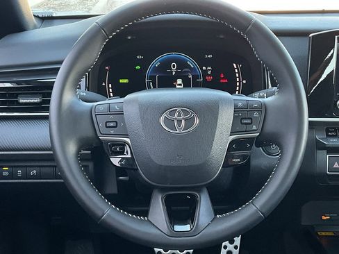 Used 2025 Toyota Camry SE image 20
