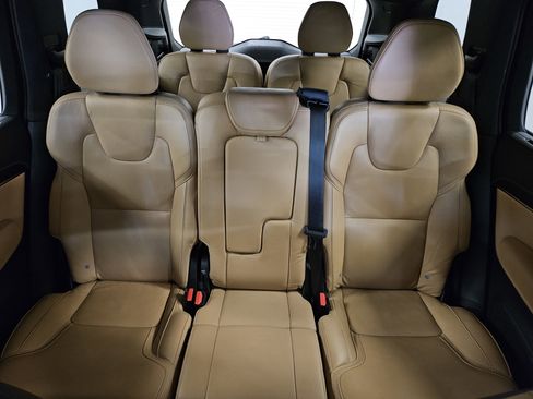 Used 2022 Volvo XC90 T8 Inscription image 39