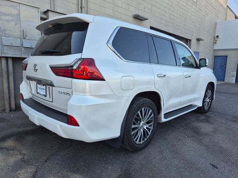 Used 2018 Lexus LX 570 4WD image 29