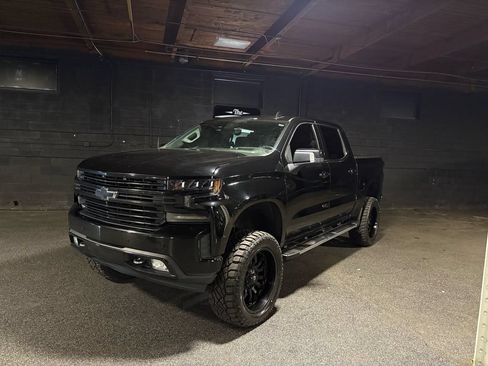 Used 2019 Chevrolet Silverado 1500 High Country w/ Technology Package AWD/4WD image 1