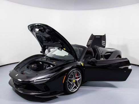 Certified 2022 Ferrari F8 Tributo image 32