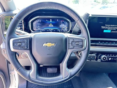 Used 2025 Chevrolet Silverado 2500 LT w/ Convenience Package AWD/4WD image 18
