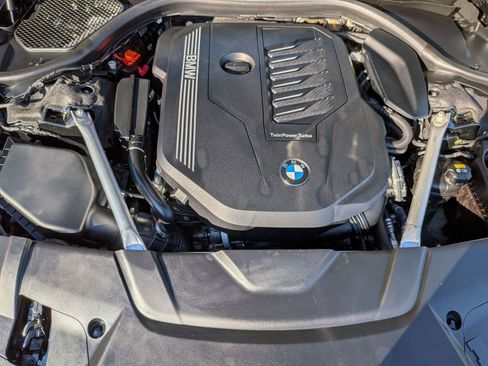 Used 2022 BMW 740i xDrive w/ M Sport Package image 42