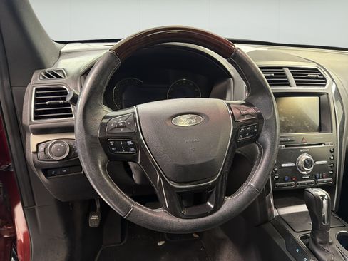 Used 2018 Ford Explorer Platinum AWD/4WD image 15