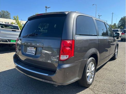 Used 2019 Dodge Grand Caravan SXT FWD image 8