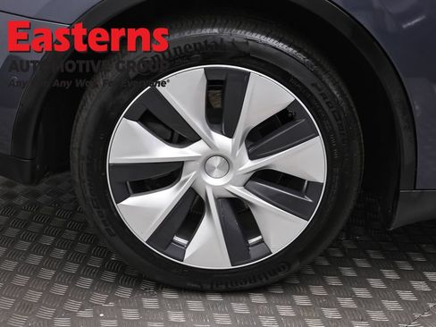 Used 2021 Tesla Model Y Long Range AWD/4WD image 24