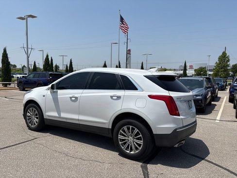 Used 2017 Cadillac XT5 Luxury w/ Driver Awareness Package FWD image 6