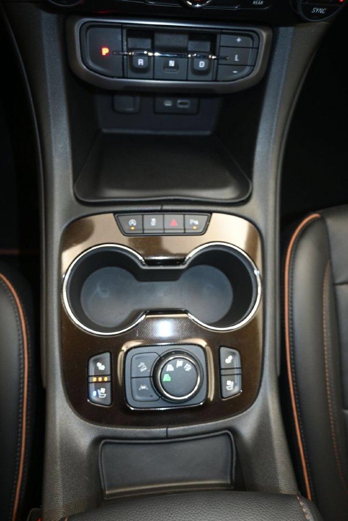 Used 2023 GMC Acadia AT4 w/ Preferred Package AWD/4WD image 20