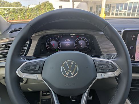 New 2026 Volkswagen Atlas SEL Premium R-Line AWD/4WD image 31