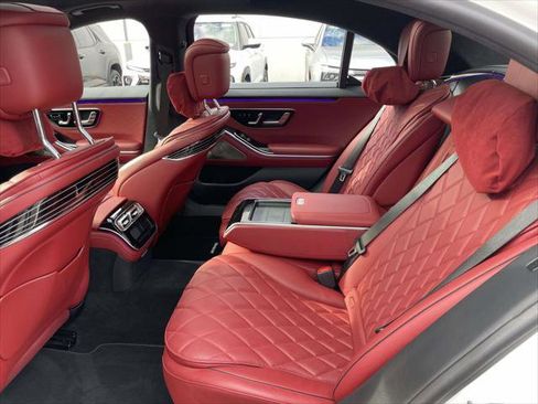 Used 2022 Mercedes-Benz S 500 4MATIC w/ AMG Line Package image 11