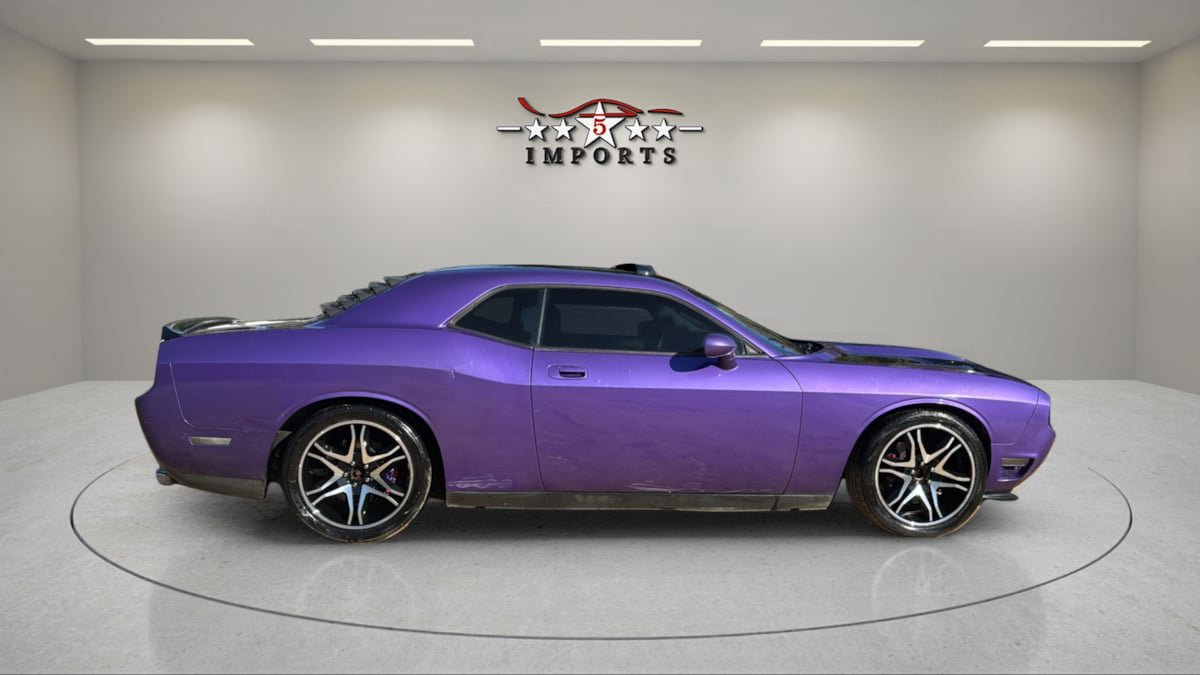Used 2010 Dodge Challenger SRT8 w/ SRT Option Group II RWD image 6