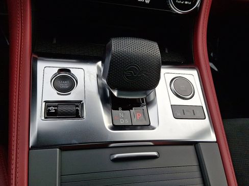 Used 2022 Jaguar F-PACE SVR image 15